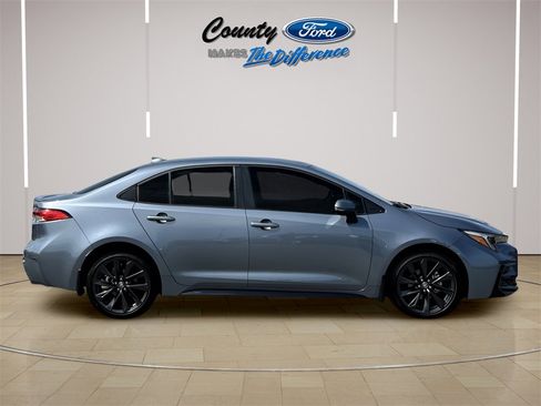 Used 2025 Toyota Corolla SE image 25