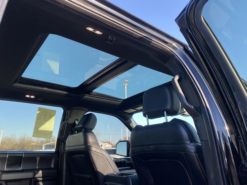 Used 2018 Ford F150 Raptor w/ Equipment Group 802A Luxury image 6