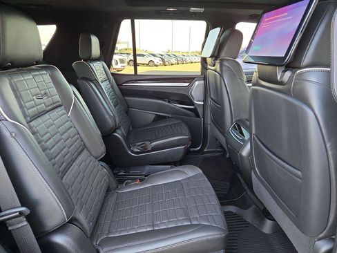 Used 2026 Cadillac Escalade Platinum Luxury w/ LPO, Floor Liner Package AWD/4WD image 30