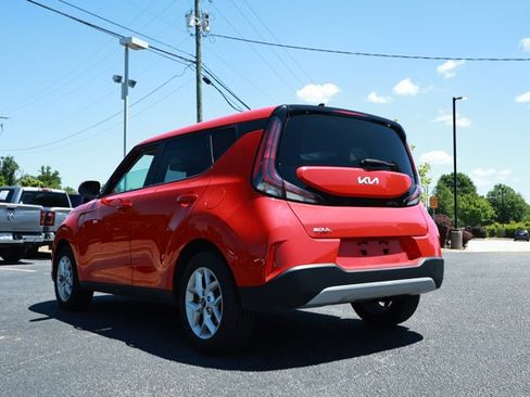 Used 2023 Kia Soul LX w/ LX Technology Package FWD image 8
