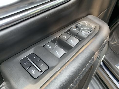 Used 2023 Chevrolet Tahoe Premier AWD/4WD image 15