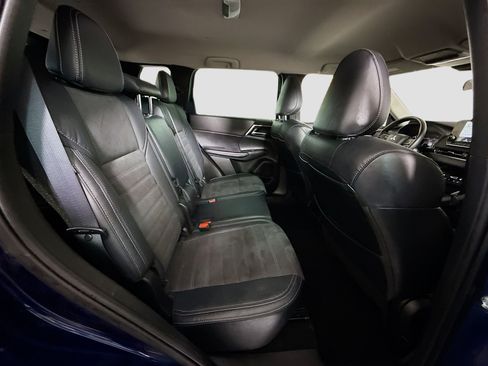 Used 2023 Mitsubishi Outlander SE image 27