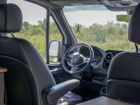 Used 2025 Mercedes-Benz Sprinter 2500 image 94