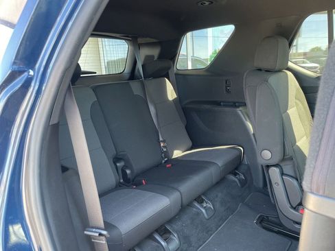Used 2022 Chevrolet Traverse LT FWD image 10