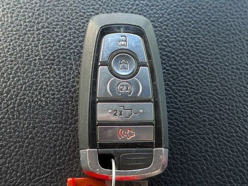 Used 2019 Ford F150 Lariat w/ Equipment Group 502A Luxury AWD/4WD image 32