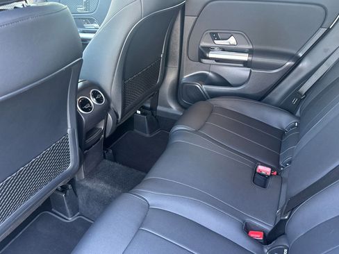 Used 2025 Mercedes-Benz GLA 250 image 13