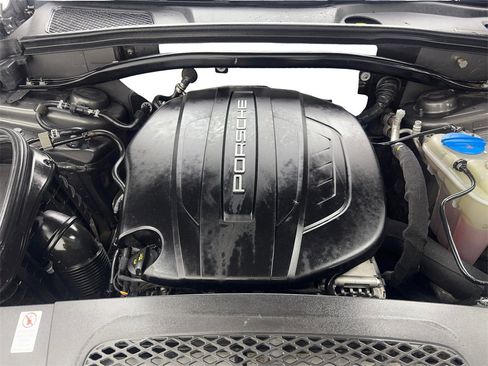 Used 2018 Porsche Macan image 74