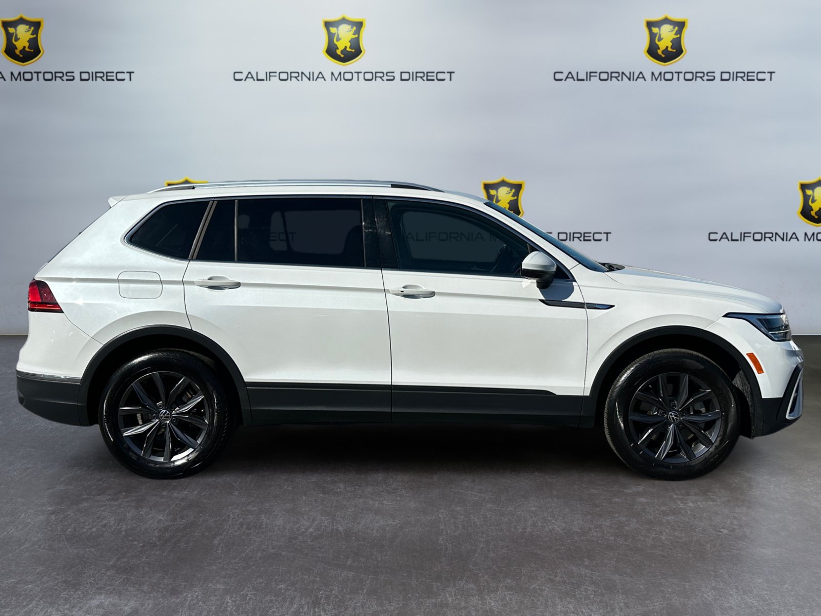 Used 2023 Volkswagen Tiguan SE FWD image 6