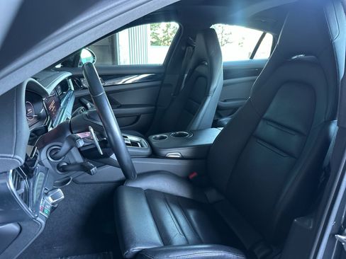 Used 2023 Porsche Panamera image 5