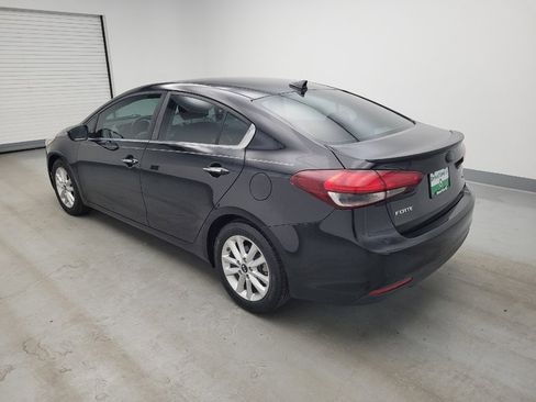 Used 2017 Kia Forte S w/ S Premium Package FWD image 5