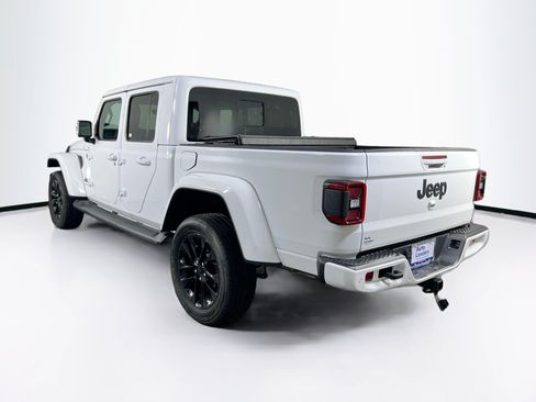 Used 2023 Jeep Gladiator Overland AWD/4WD image 7