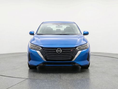 Used 2025 Nissan Sentra SV FWD image 2