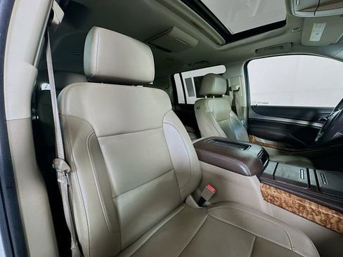 Used 2016 Chevrolet Suburban LTZ AWD/4WD image 31
