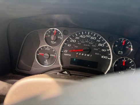 Used 2022 GMC Savana 2500 w/ Driver Convenience Package RWD image 1