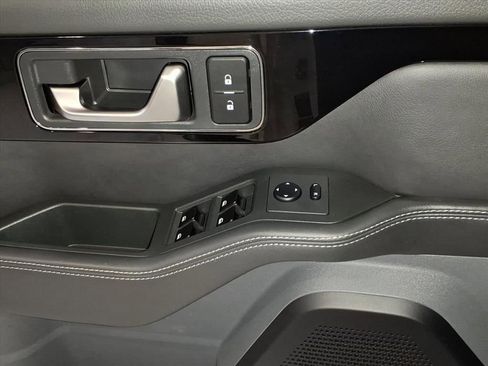 Used 2024 INEOS Grenadier Fieldmaster Edition image 21