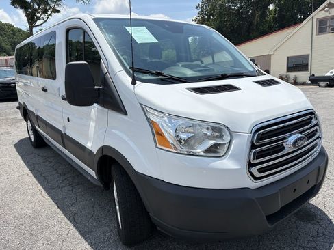 Used 2015 Ford Transit 350 XLT RWD image 7