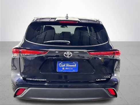 Used 2023 Toyota Highlander LE image 7