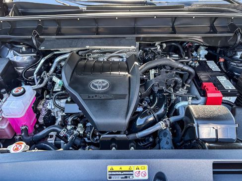 Certified 2024 Toyota Highlander XLE AWD/4WD image 14