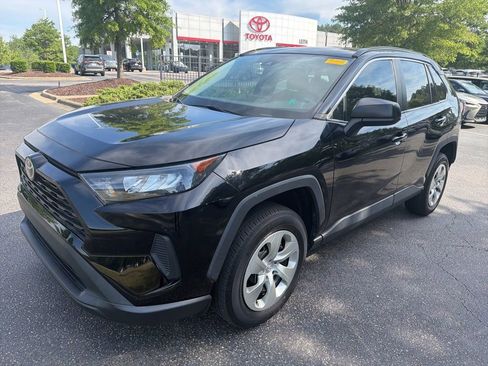 Used 2021 Toyota RAV4 LE FWD image 1