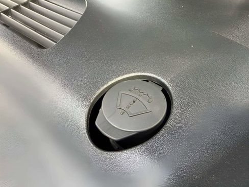 Used 2022 Tesla Model Y Long Range AWD/4WD image 34
