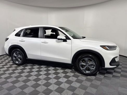 New 2026 Honda HR-V LX image 9