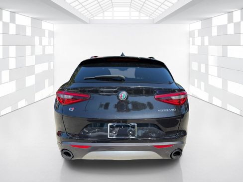 Used 2022 Alfa Romeo Stelvio Ti AWD/4WD image 6
