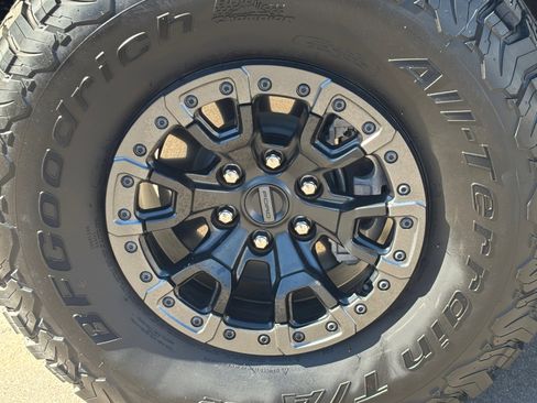 Used 2025 Ford Bronco Raptor image 25