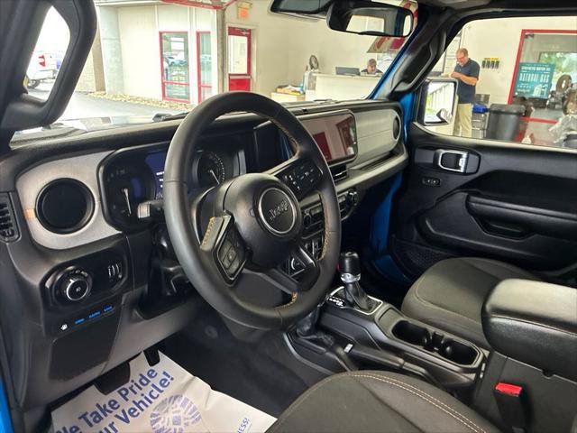 Certified 2024 Jeep Wrangler Unlimited w/ Convenience Group AWD/4WD image 11