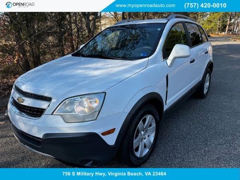 Used 2012 Chevrolet Captiva Sport LS image 1