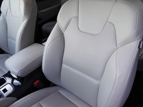 Used 2023 Kia Telluride S FWD image 14