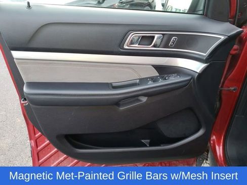 Used 2017 Ford Explorer XLT w/ Equipment Group 202A image 19