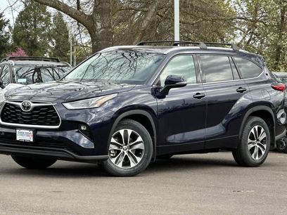 Used 2021 Toyota Highlander XLE