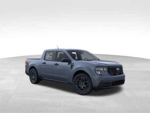 New 2025 Ford Maverick XLT image 9