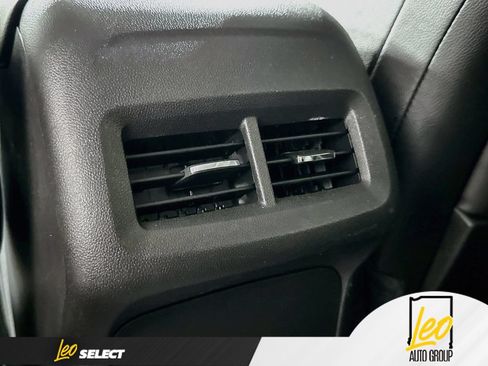Used 2024 GMC Terrain AT4 w/ Tech Package AWD/4WD image 28