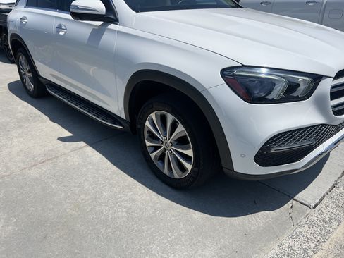 Used 2023 Mercedes-Benz GLE 350 4MATIC w/ Premium Package image 13