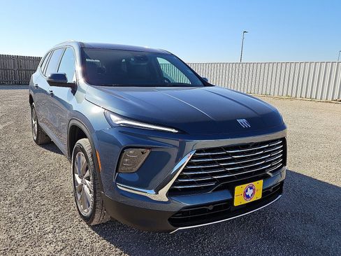 New 2026 Buick Enclave Preferred w/ Power Package image 7