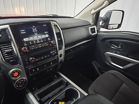 Used 2021 Nissan Titan SV w/ SV Convenience Package image 25