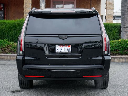 Used 2017 Cadillac Escalade ESV Platinum RWD image 7