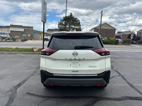 Used 2023 Nissan Rogue SV AWD/4WD image 6