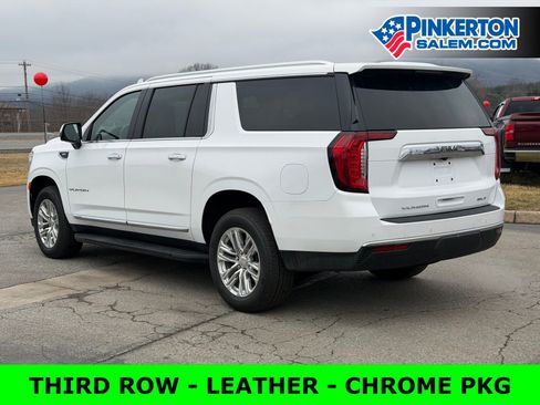 Used 2022 GMC Yukon XL SLT w/ SLT Premium Package AWD/4WD image 3