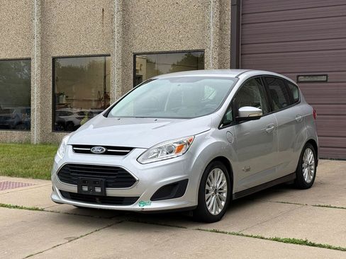 Used 2017 Ford C-MAX Energi SE w/ Equipment Group 402A FWD image 3
