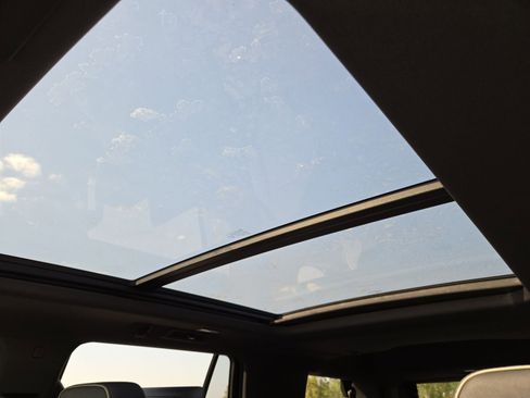 New 2026 GMC Yukon Elevation image 4