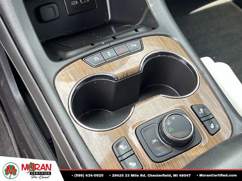 Used 2021 GMC Acadia SLE w/ Driver Convenience Package FWD image 28