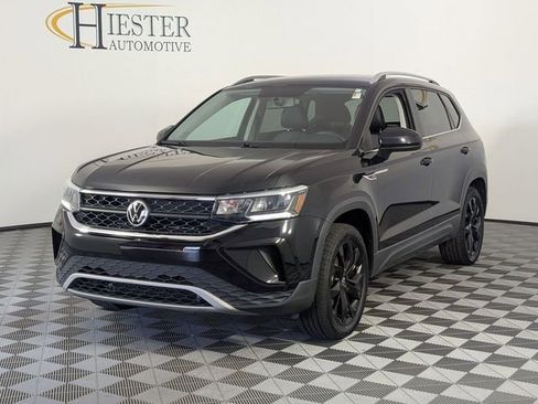 Used 2022 Volkswagen Taos SE AWD/4WD image 4