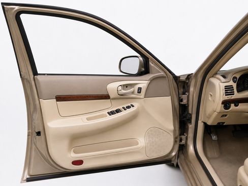 Used 2005 Chevrolet Impala LS w/ Sun And Sound Package FWD image 10