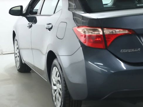 Used 2018 Toyota Corolla LE image 37