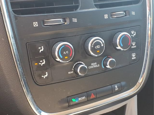 Used 2016 Dodge Grand Caravan SXT FWD image 6