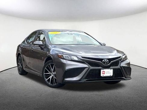 Certified 2022 Toyota Camry SE image 2