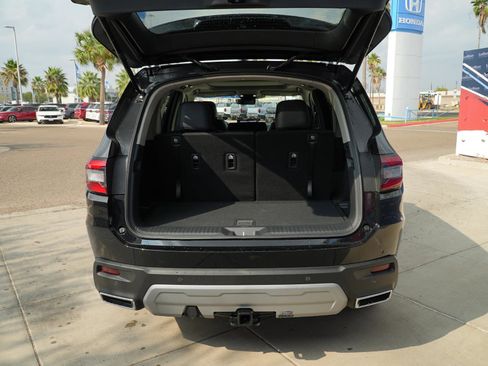 New 2025 Honda Pilot Touring image 7