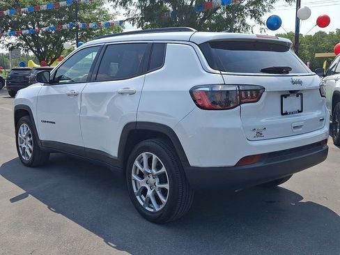 Certified 2023 Jeep Compass Latitude w/ Sun and Sound Group AWD/4WD image 4